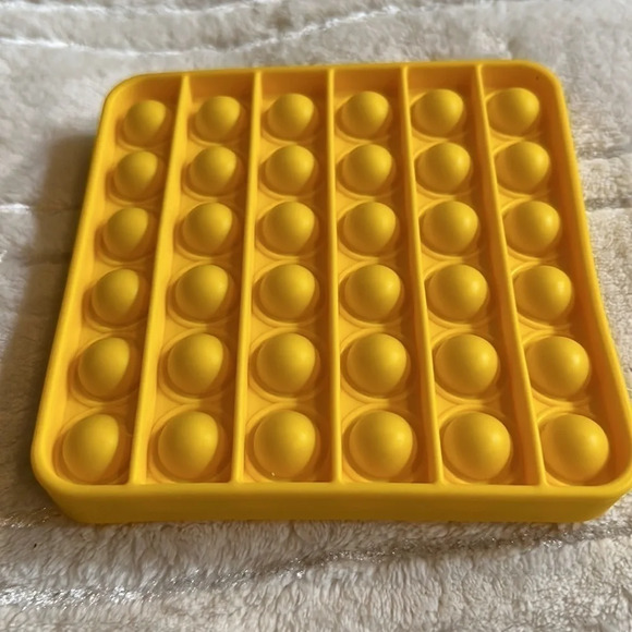 Pop Fidget toys set of 4 in cloth gift bag.  Multicolored. Push pop bubbles NWT - Picture 4 of 7